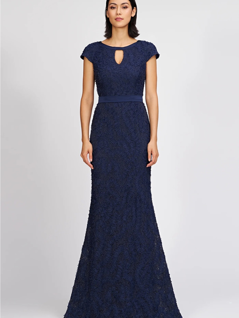 NWT JS Collections size 8 Leigh Keyhole Mermaid Gown Navy Textured Lace